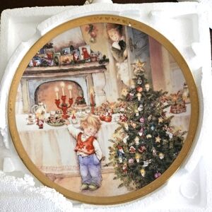 Hamilton Decorative Plate: A taste of the holidays 1993, boy sneaking cookie
